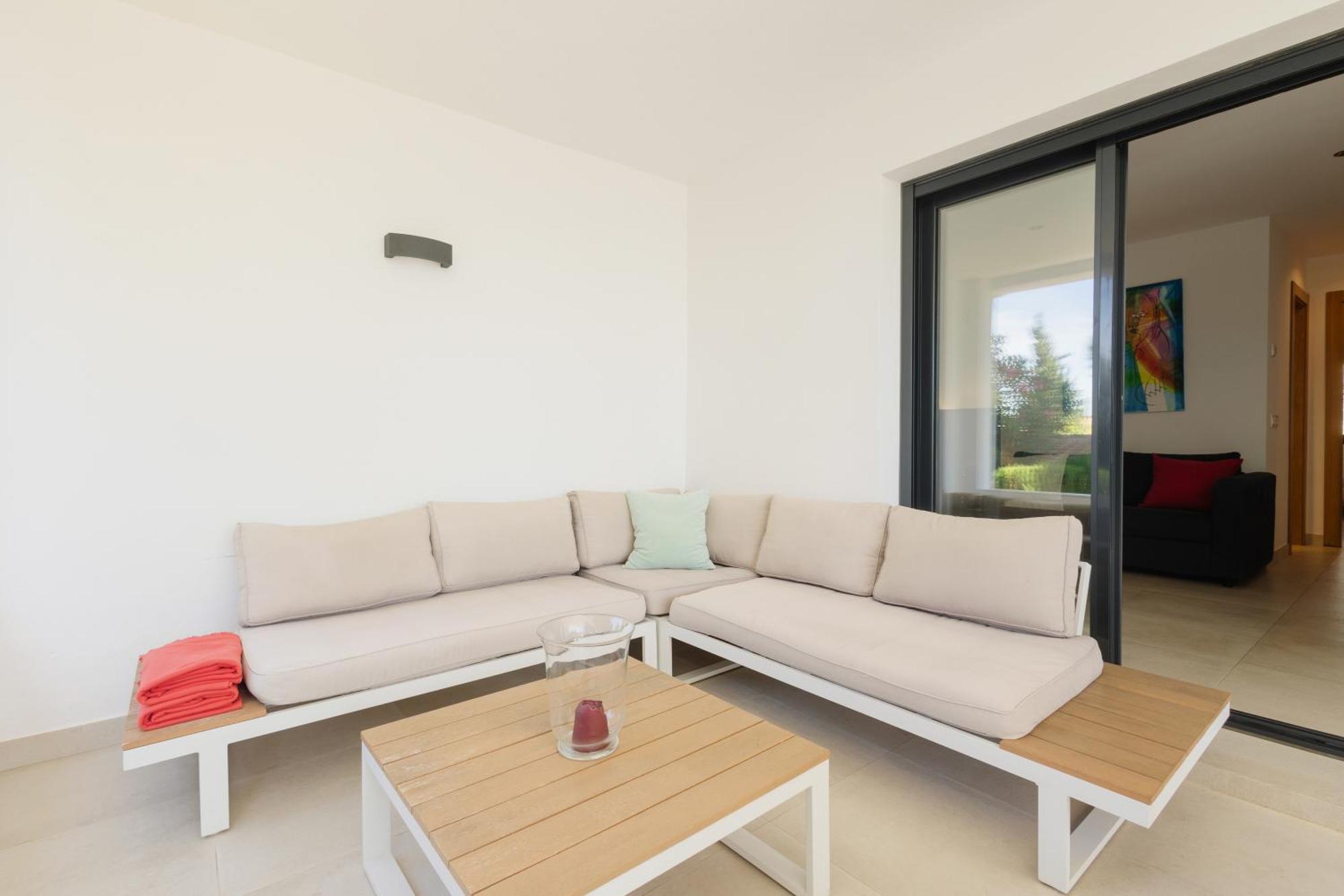 Cozy By The In Costabella, Vakantiehuis