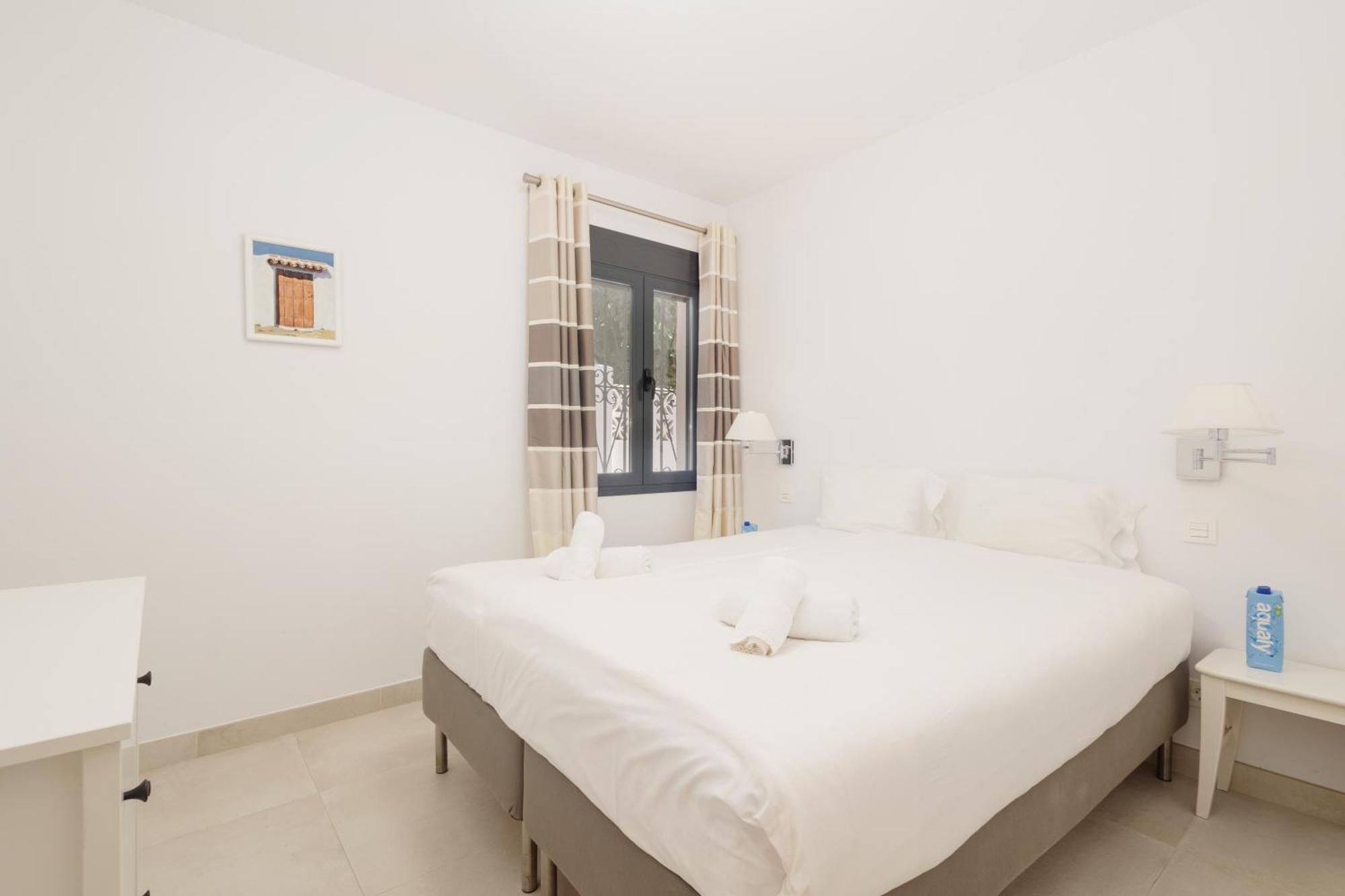 Cozy By The In Costabella, Vakantiehuis *